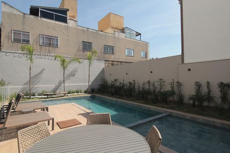 Apartamento para alugar com 68m², 2 quartos e 1 vagaPiscina