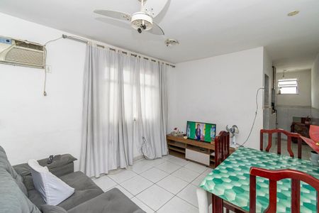 Sala de casa para alugar com 2 quartos, 80m² em Brás de Pina, Rio de Janeiro