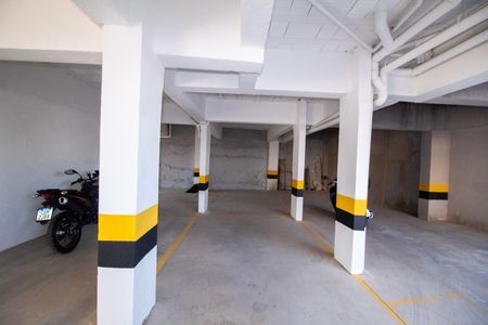 Garagem de apartamento para alugar com 2 quartos, 62m² em Nova Barroca, Belo Horizonte