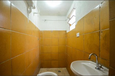 Casa para alugar com 35m², 1 quarto e sem vaga Casa para alugar com 35m², 1 quarto e sem vagaBanheiro
