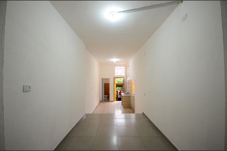 Casa para alugar com 35m², 1 quarto e sem vaga Casa para alugar com 35m², 1 quarto e sem vagaSala