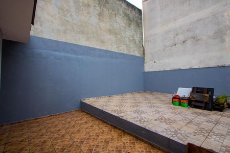 Casa para alugar com 140m², 2 quartos e 6 vagasQuintal/Garagem