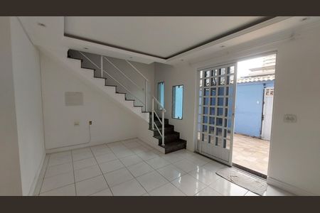 Sala de casa para alugar com 3 quartos, 130m² em Olinda, Nilópolis