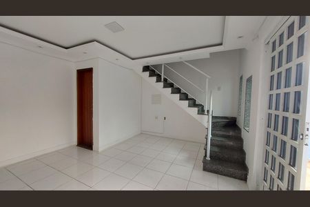 Sala de casa para alugar com 3 quartos, 130m² em Olinda, Nilópolis