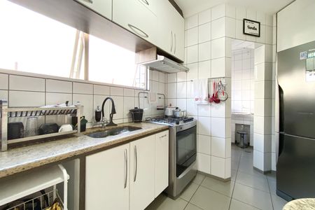 Cozinha de apartamento à venda com 3 quartos, 100m² em Palmares, Belo Horizonte