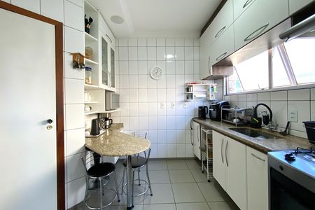 Apartamento à venda com 100m², 3 quartos e 2 vagas Apartamento à venda com 100m², 3 quartos e 2 vagasCozinha