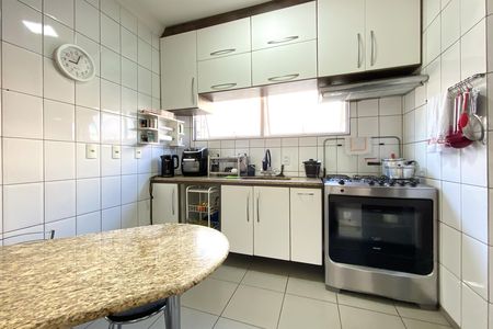 Apartamento à venda com 100m², 3 quartos e 2 vagas Apartamento à venda com 100m², 3 quartos e 2 vagasCozinha
