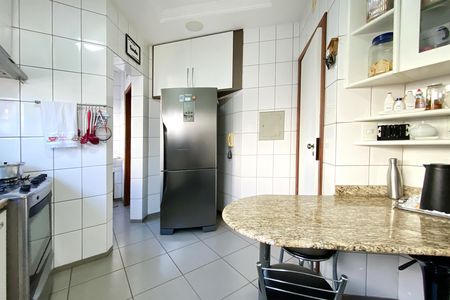 Apartamento à venda com 100m², 3 quartos e 2 vagas Apartamento à venda com 100m², 3 quartos e 2 vagasCozinha