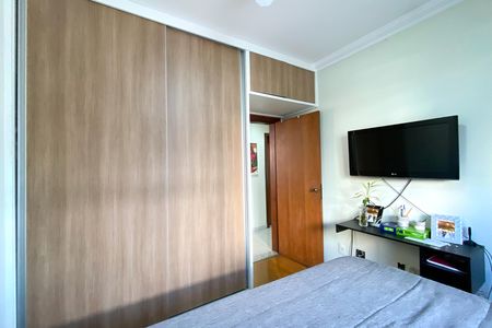 Apartamento à venda com 100m², 3 quartos e 2 vagas Apartamento à venda com 100m², 3 quartos e 2 vagasQuarto 3