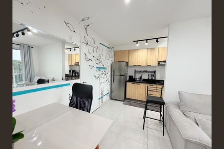 Sala de apartamento para alugar com 2 quartos, 41m² em Santo Amaro, São Paulo