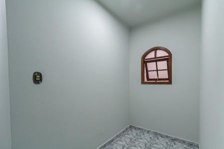 Casa para alugar com 245m², 2 quartos e 2 vagasEscritório