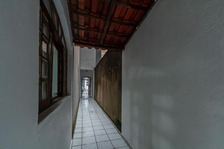 Casa para alugar com 245m², 2 quartos e 2 vagasCorredor Lateral