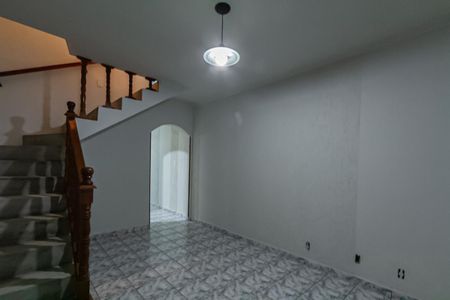 Casa para alugar com 245m², 2 quartos e 2 vagasSala