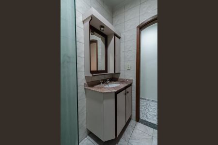 Casa para alugar com 245m², 2 quartos e 2 vagasBanheiro