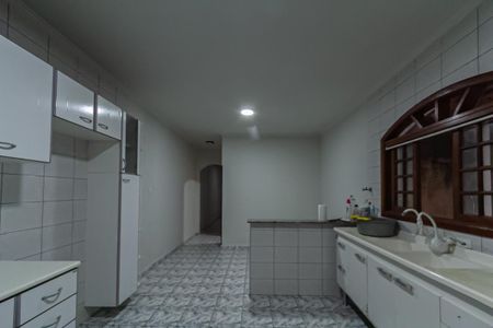 Casa para alugar com 245m², 2 quartos e 2 vagasCozinha