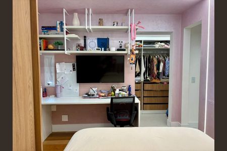 Apartamento à venda com 222m², 3 quartos e 3 vagas