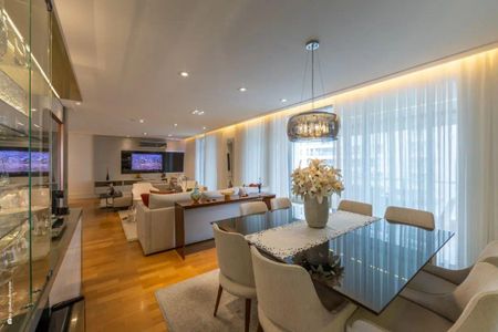 Apartamento à venda com 233m², 3 quartos e 4 vagas