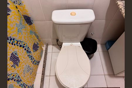 Apartamento à venda com 170m², 3 quartos e 1 vaga Apartamento à venda com 170m², 3 quartos e 1 vagaBanheiro Social