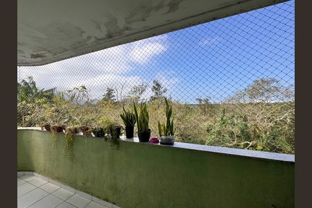 Apartamento à venda com 170m², 3 quartos e 1 vaga Apartamento à venda com 170m², 3 quartos e 1 vagaVaranda