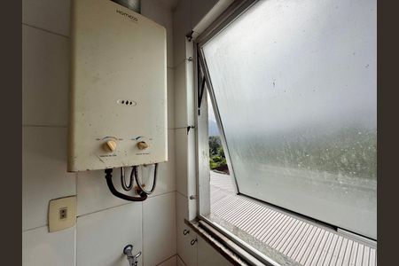 Apartamento à venda com 170m², 3 quartos e 1 vaga Apartamento à venda com 170m², 3 quartos e 1 vagaCozinha e Área de Serviço