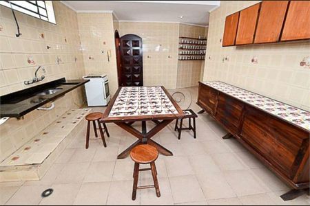Casa à venda com 3 quartos, 234m² em Jardim da Gloria, São Paulo