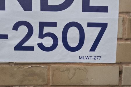 Casa para alugar com 100m², 3 quartos e 1 vagaFachada | Adesivo/Placa Quintoandar instalado 