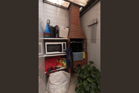 Casa para alugar com 100m², 3 quartos e 1 vagaÁrea de Serviço com Churrasqueira