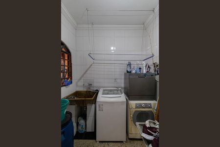 Casa à venda com 200m², 3 quartos e 2 vagas Casa à venda com 200m², 3 quartos e 2 vagasÁrea de Serviço