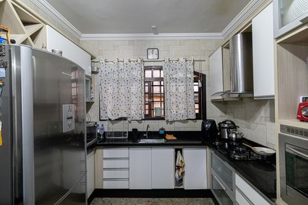 Casa à venda com 200m², 3 quartos e 2 vagas Casa à venda com 200m², 3 quartos e 2 vagasCozinha