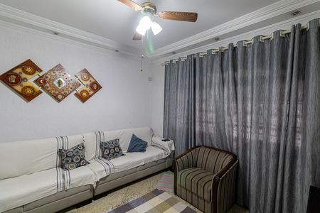 Casa à venda com 200m², 3 quartos e 2 vagas Casa à venda com 200m², 3 quartos e 2 vagasSala
