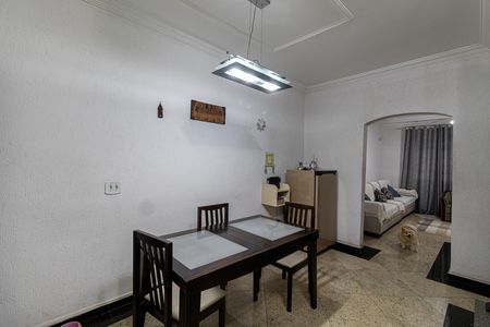 Casa à venda com 200m², 3 quartos e 2 vagas Casa à venda com 200m², 3 quartos e 2 vagasCozinha
