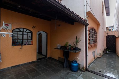 Casa à venda com 200m², 3 quartos e 2 vagas Casa à venda com 200m², 3 quartos e 2 vagasQuintal e Churrasqueira