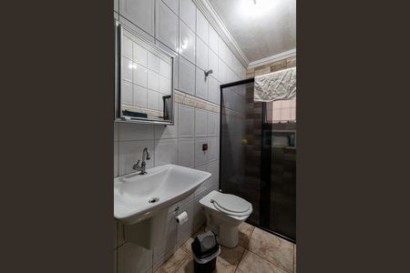 Casa à venda com 200m², 3 quartos e 2 vagas Casa à venda com 200m², 3 quartos e 2 vagasBanheiro