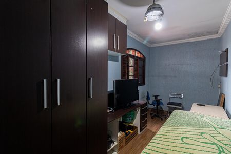 Casa à venda com 200m², 3 quartos e 2 vagas Casa à venda com 200m², 3 quartos e 2 vagasQuarto 2