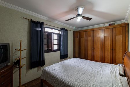 Casa à venda com 200m², 3 quartos e 2 vagas Casa à venda com 200m², 3 quartos e 2 vagasQuarto 1