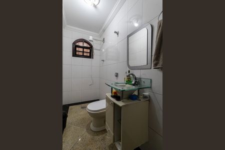 Casa à venda com 200m², 3 quartos e 2 vagas Casa à venda com 200m², 3 quartos e 2 vagasBanheiro