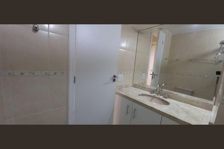 Banheiro  de apartamento à venda com 1 quarto, 68m² em Barra da Tijuca, Rio de Janeiro