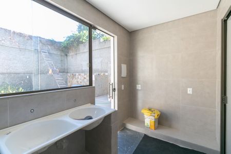 Casa à venda com 167m², 3 quartos e 2 vagas
