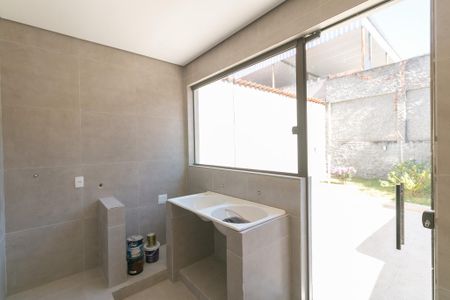 Casa à venda com 167m², 3 quartos e 2 vagas