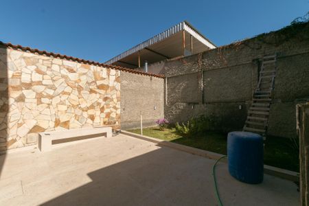 Casa à venda com 167m², 3 quartos e 2 vagas