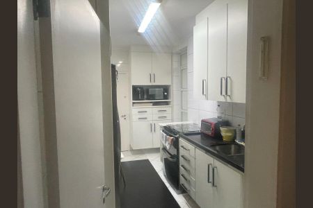 Cozinha de apartamento para alugar com 3 quartos, 140m² em Pinheiros, São Paulo