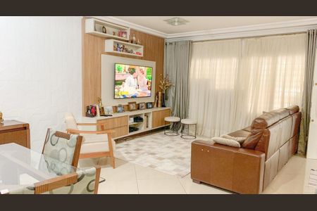 Casa à venda com 5 quartos, 327m² em Chora Menino, São Paulo