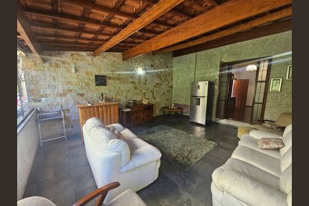 Casa à venda com 3 quartos, 172m² em Jardim Monte Kemel, São Paulo