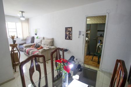 Apartamento à venda com 61m², 2 quartos e 2 vagasSala