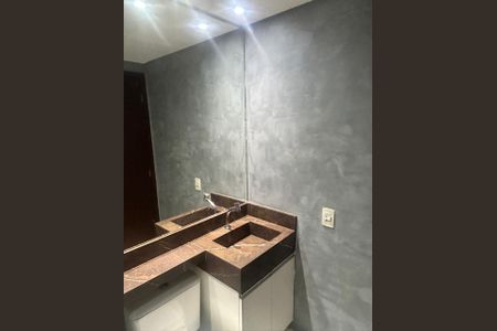Banheiro de apartamento para alugar com 2 quartos, 56m² em Vila Curuçá, Santo André