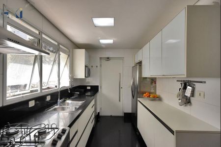 Apartamento à venda com 278m², 3 quartos e 4 vagas