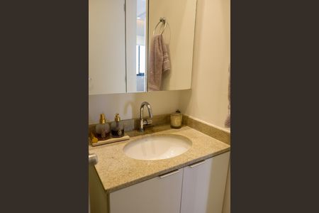 Banheiro de apartamento para alugar com 1 quarto, 44m² em Continental, Osasco