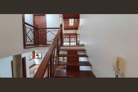 Casa à venda com 246m², 4 quartos e 4 vagasAcesso aos Quartos