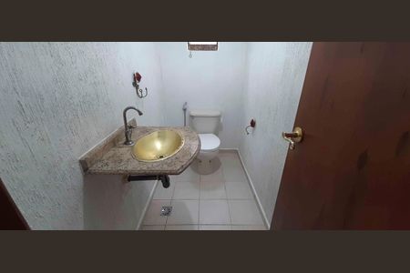 Casa à venda com 246m², 4 quartos e 4 vagasLavabo