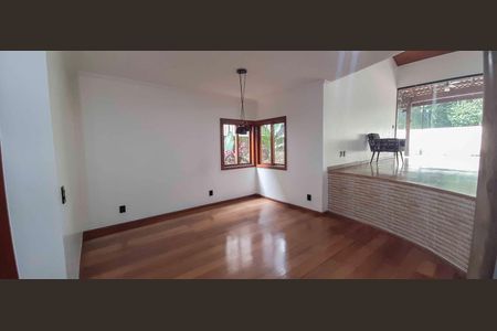 Sala de TV de casa à venda com 4 quartos, 246m² em Adalgisa, Osasco